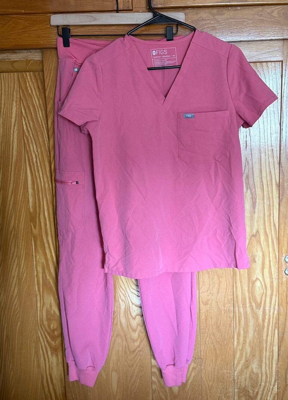 FIGS Pink Scrub Set Bundle - Catarina Top (XS) & Zamora Joggers (S)